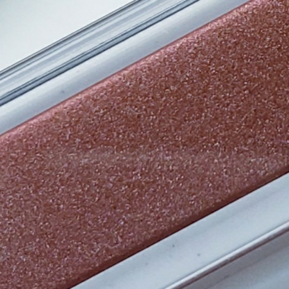 2/$39. Lipgloss, lip liner and carrying case. - Picture 3 of 3